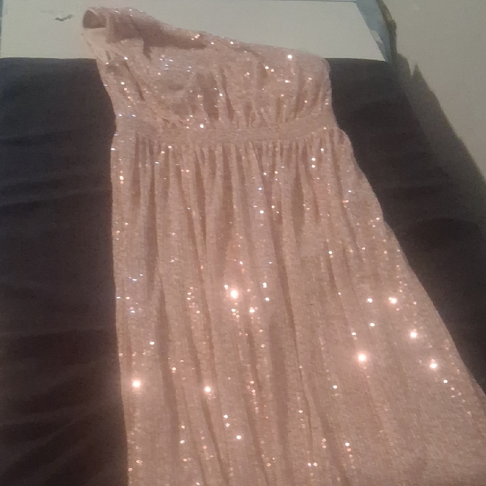 Missord Shimmering One-Shoulder Sequin Maxi Gown - Size S - Picture 2 of 9